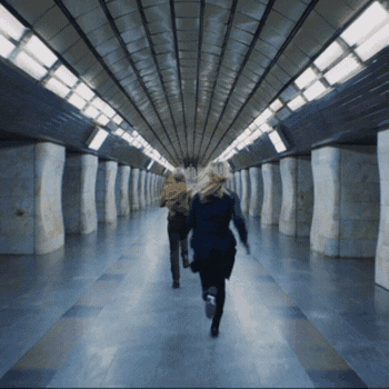 Courir dans les couloirs du métro